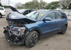 KNDCR3L16R5117672: 82153695