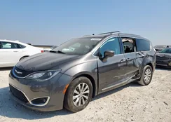 2C4RC1BG6JR110802: 81253365