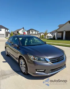 1HGCR3F81FA009215: 90681485