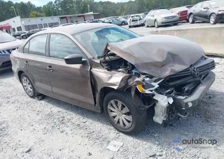 3VW2K7AJ7BM074855: 37662943