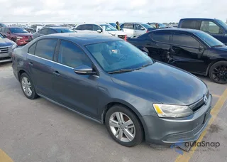 3VW637AJ5DM263330: 39982458