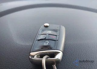 3VW547AU7JM256121: 42475397