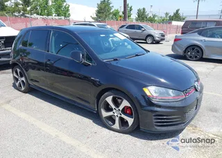 3VW447AUXFM104613: 42550371