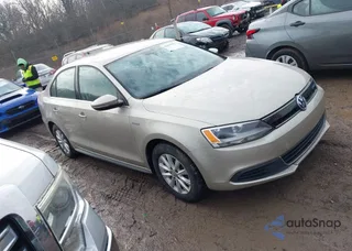 3VW637AJ4DM255512: 44404209