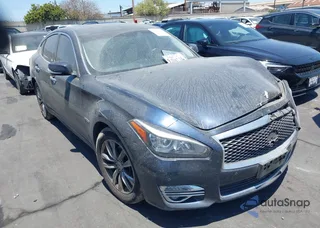 2016 Infiniti Q70H