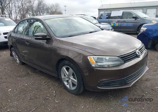 3VWLL7AJ8BM118783: 44672285