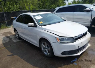 3VW3L7AJ1CM410213: 45772950