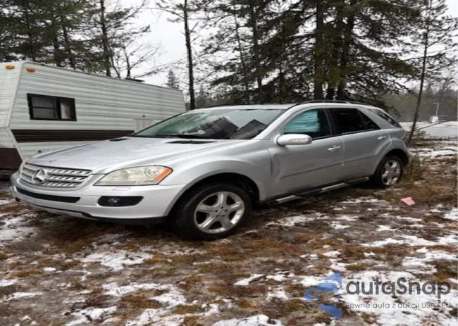 KM8JM12B35U071167: 40055002