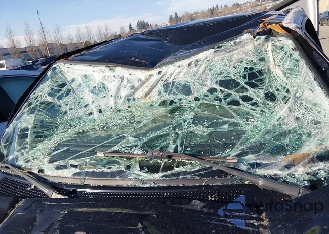 3MZBN1U73JM263442: 40051241