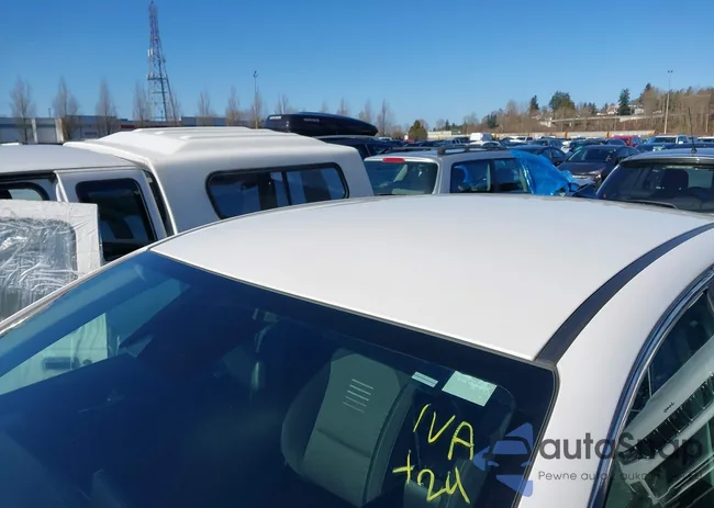 WBA8A9C56HK620067: 40055128