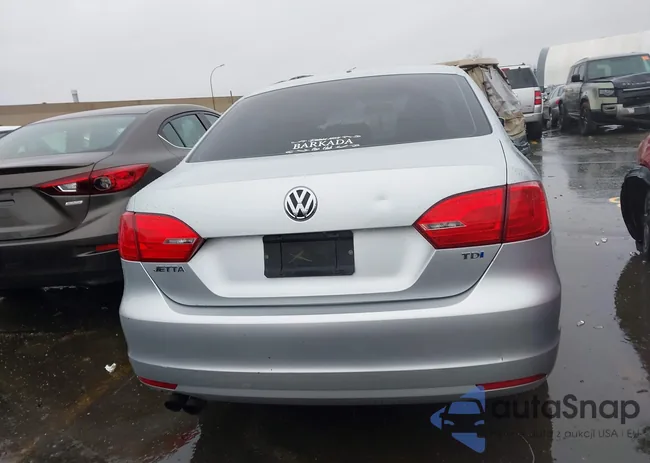 2HNYD2H6XBH526219: 40058417