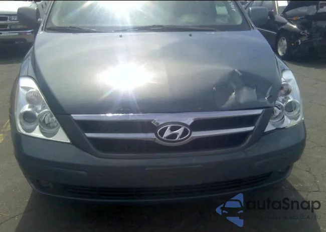 KNDMC233176018931: 13269812