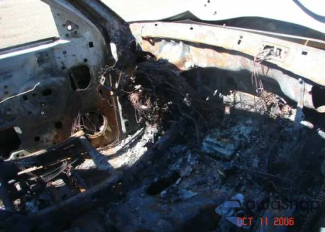 1B4HS28Z0YF152247: 2548113