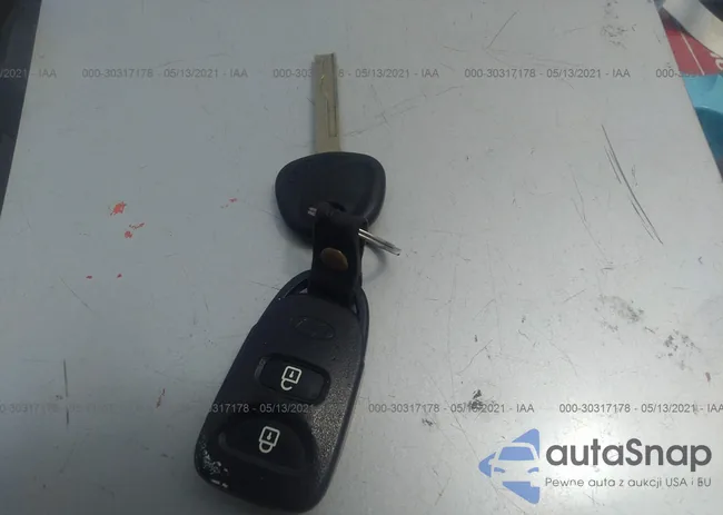 KMHCT4AE3GU137129: 30317178