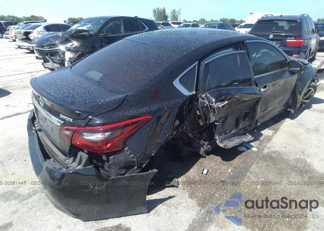 1N4BL3AP8HC151083: 30391447