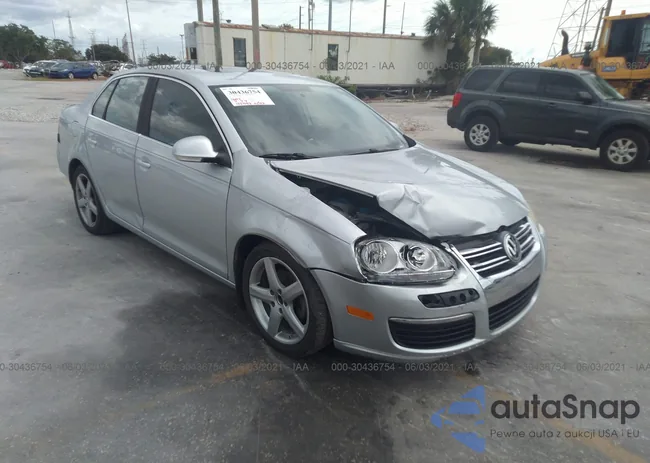 3VWRM71K18M102305: 30436754