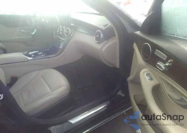 55SWF4KB9GU136975: 32023570