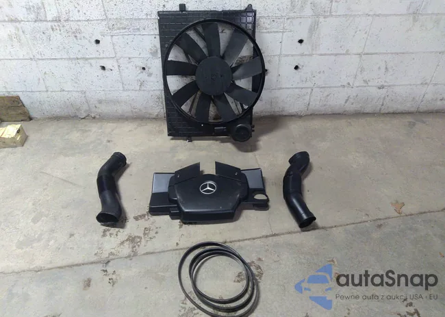 WDBPJ75J41A013852: 32981469