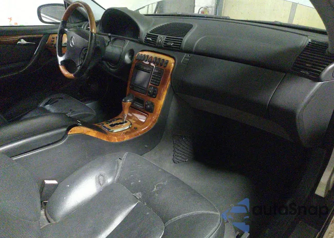 WDBPJ75J41A013852: 32981469