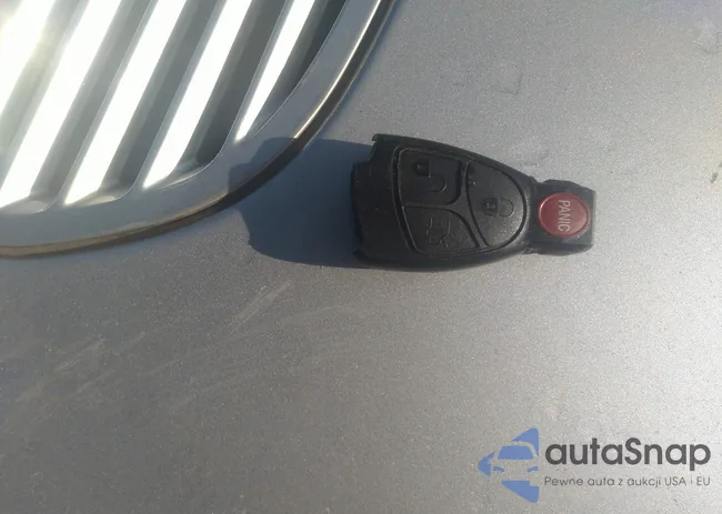 WDBPJ75J41A013852: 32981469