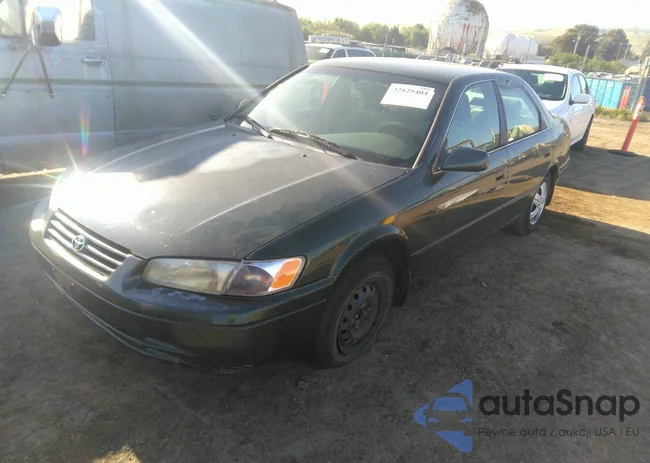 4T1BG22K5XU885177: 32825404