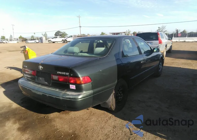 4T1BG22K5XU885177: 32825404