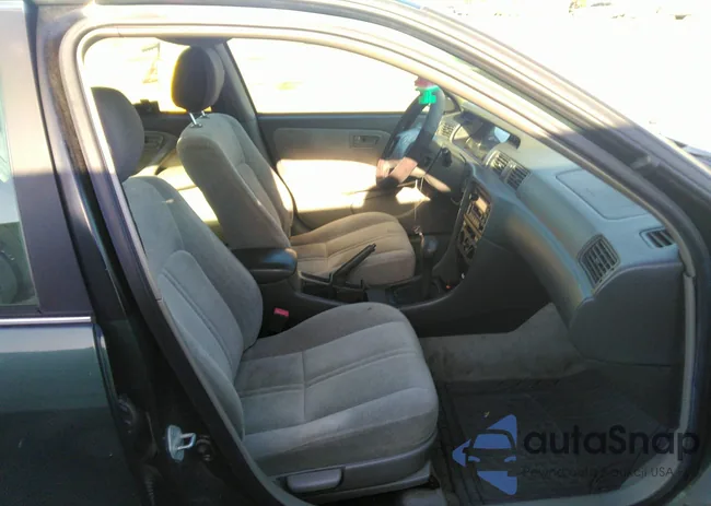 4T1BG22K5XU885177: 32825404