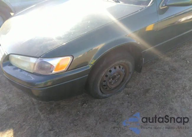 4T1BG22K5XU885177: 32825404