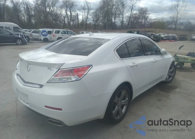 19UUA8F74CA013724: 32841853