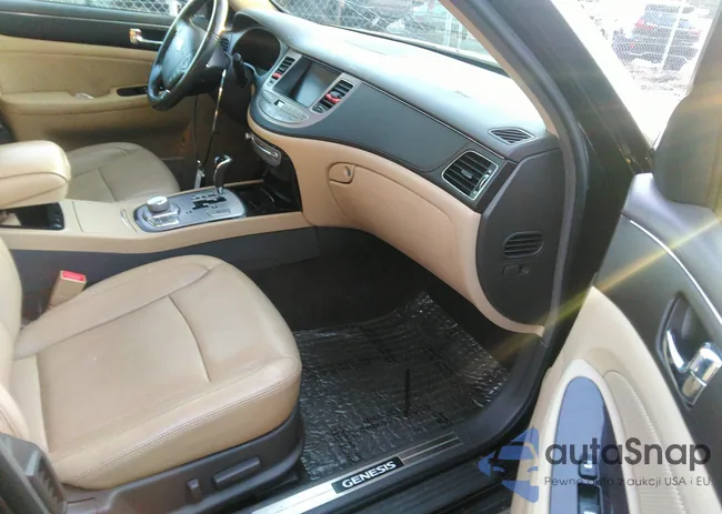 KMHGC4DF1BU120196: 35252715