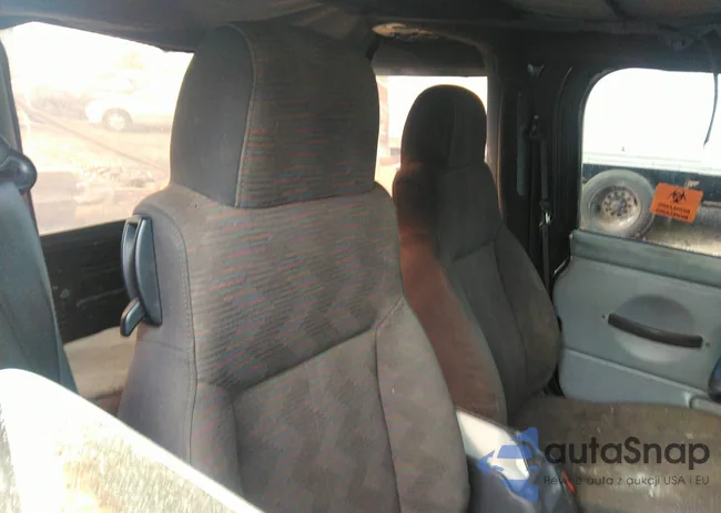 1J4FA39S33P375741: 34731181