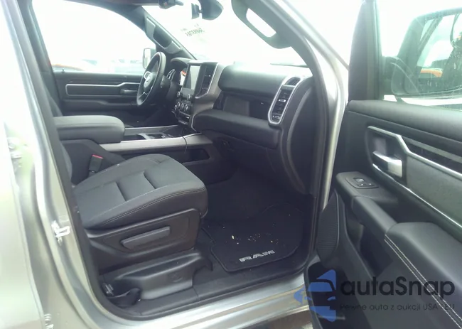 1C6RREFT5NN415392: 36093703