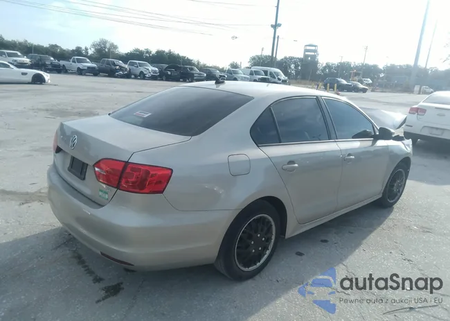 3VWD17AJ3EM249733: 35726974