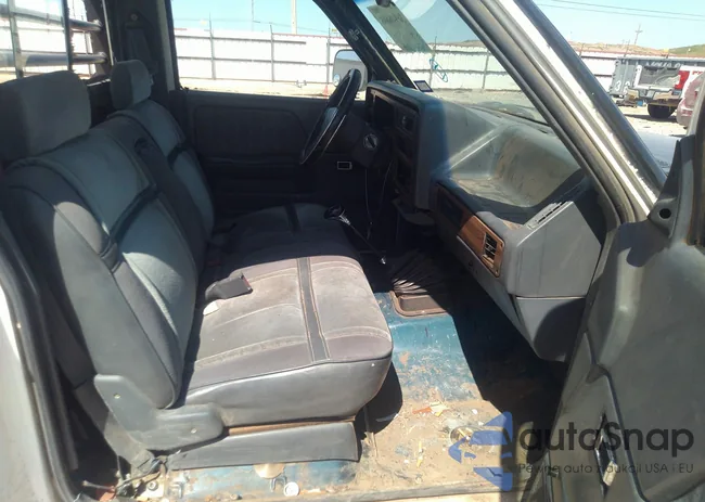 1B7FL26XXNS682673: 36946608