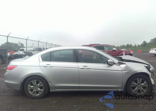 1HGCP2F65BA088767: 36968215