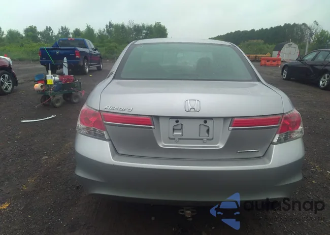 1HGCP2F65BA088767: 36968215