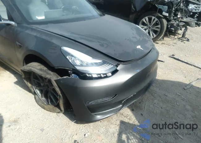 5YJ3E1EB3JF113006: 37010147