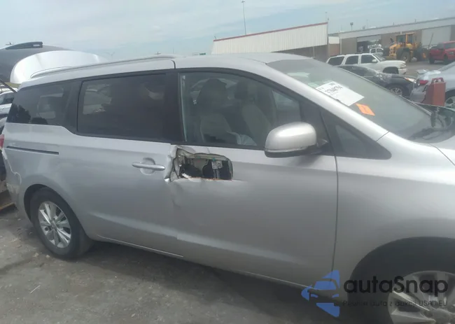 KNDMB5C13H6242450: 37048794