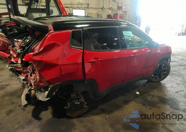 3C4NJDDBXLT195702: 37048493