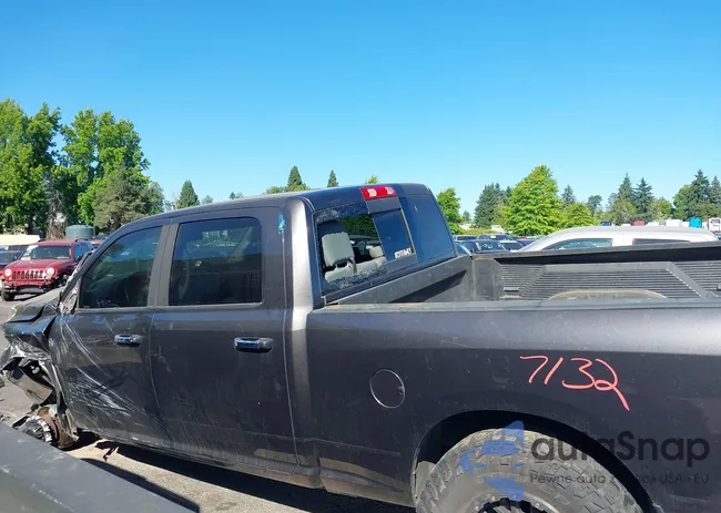 3C6UR5DL4GG182906: 37077414