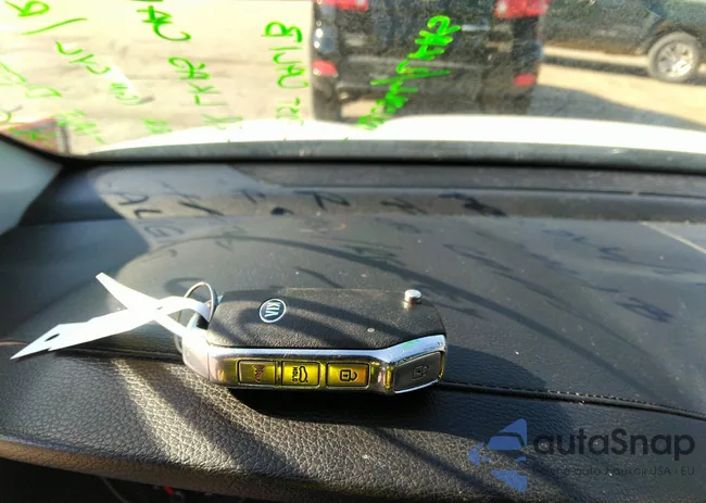 3KPF24AD6ME295163: 37082811