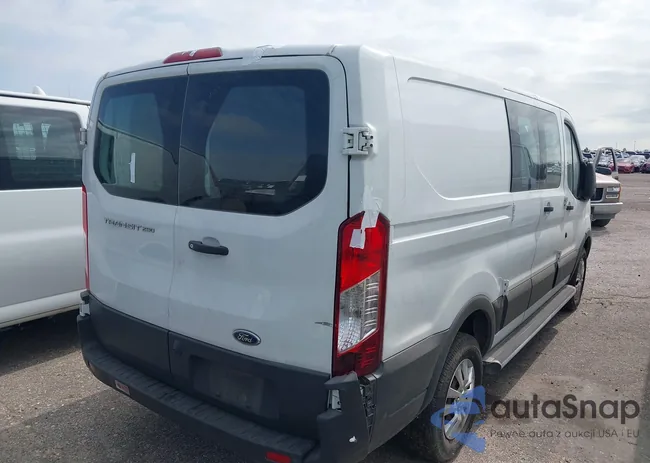 1FTYR1ZM3JKB17470: 37120350