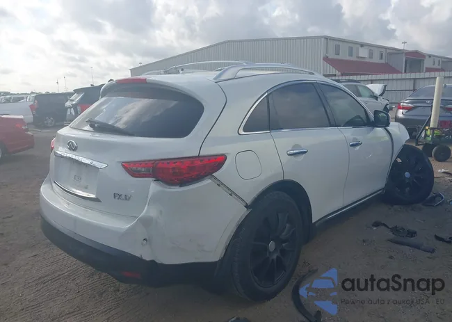 JN8CS1MW3DM171212: 37145969