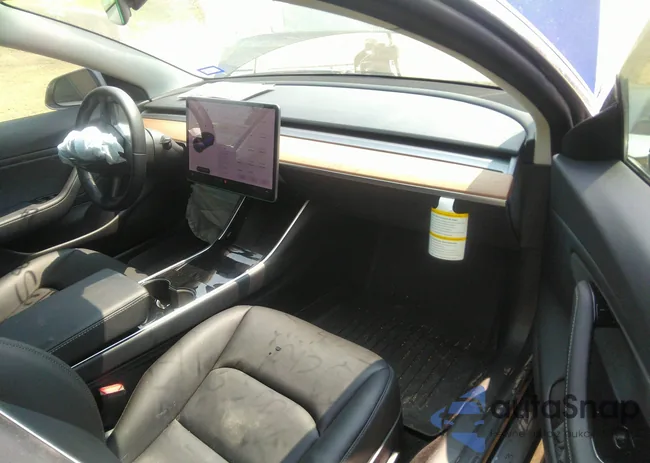 5YJ3E1EB0LF711217: 37173583