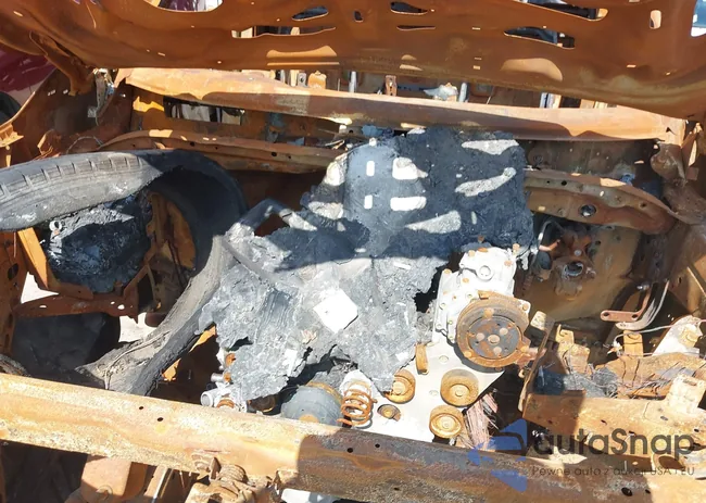 1GT09LE78LF318608: 37189341