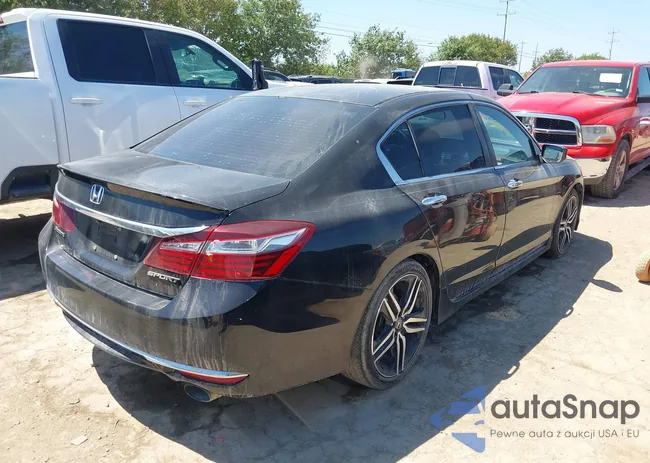 1HGCR2F52GA066895: 37216043