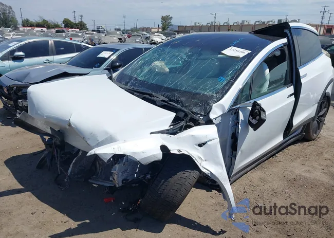 5YJXCBE26LF300188: 37250206