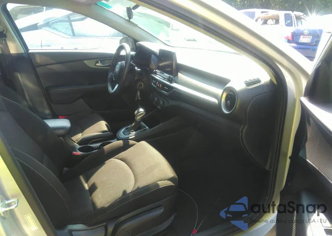 3KPF24AD0ME318341: 37289270