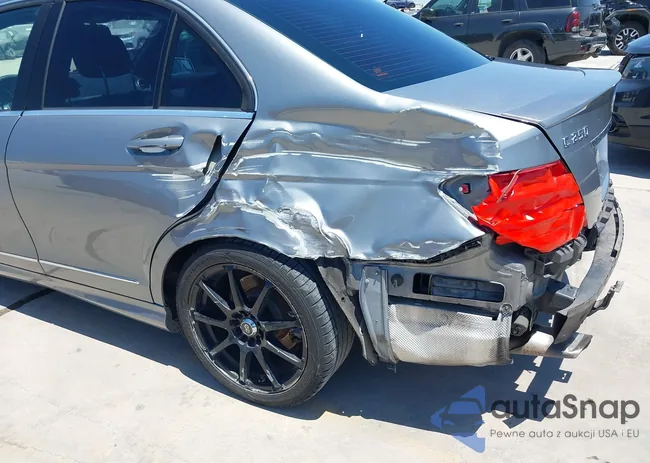 WDDGF4HB3DR268980: 37290990