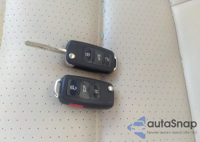 3VWD17AJ2FM309891: 37324047